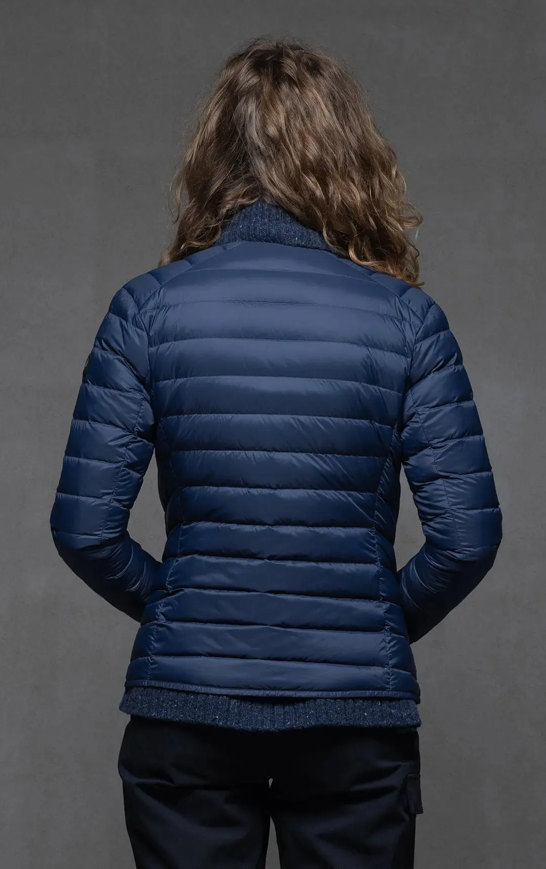 ESSENTIAL LIGHTWEIGHT DOWN JACKET