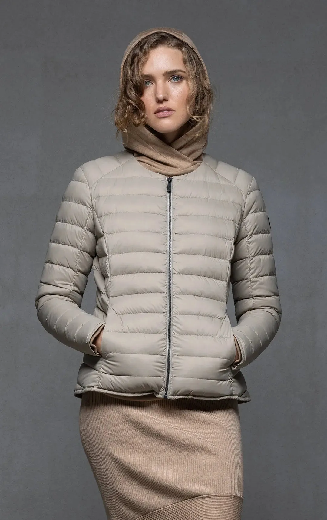 ESSENTIAL LIGHTWEIGHT DOWN JACKET