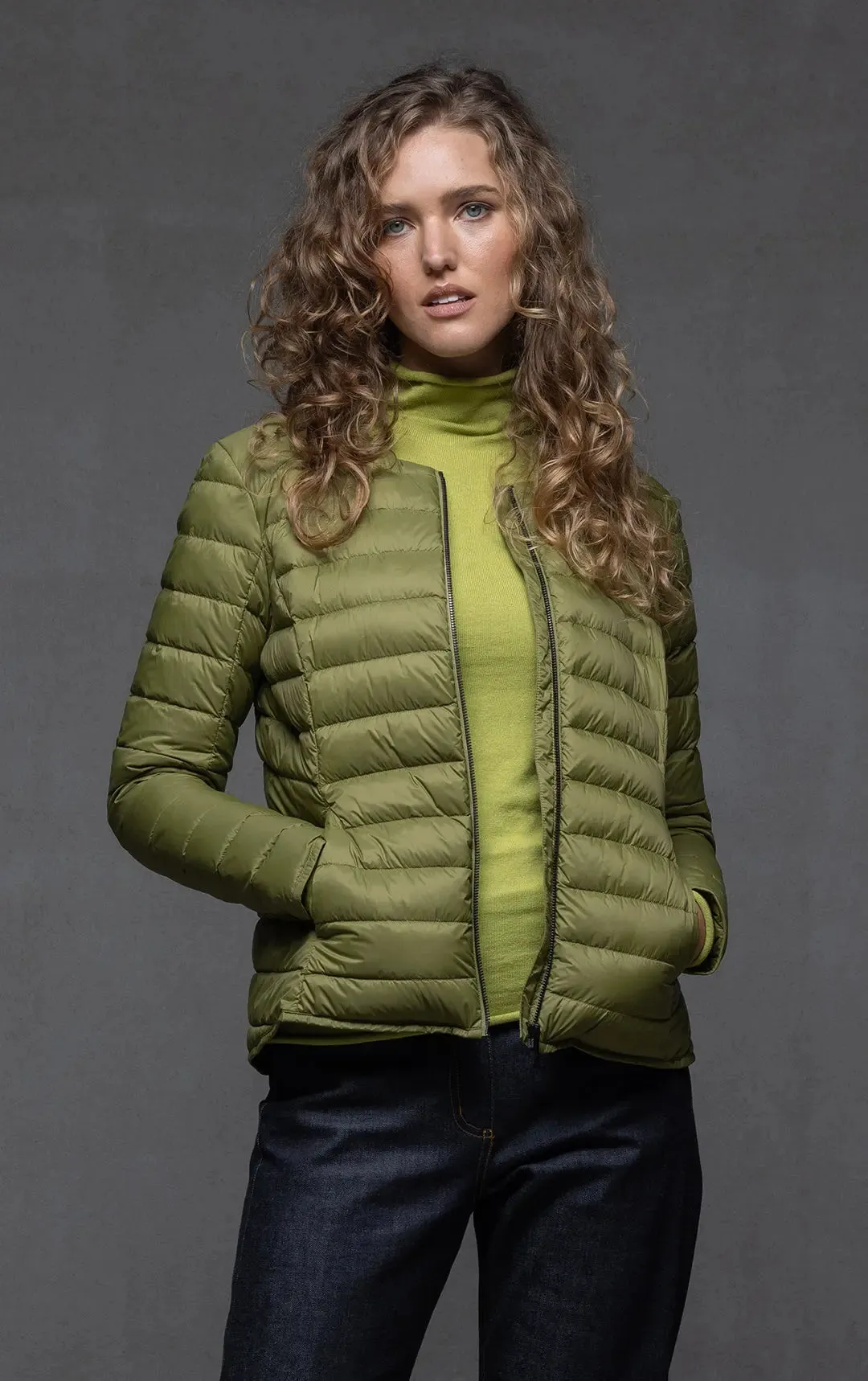 ESSENTIAL LIGHTWEIGHT DOWN JACKET