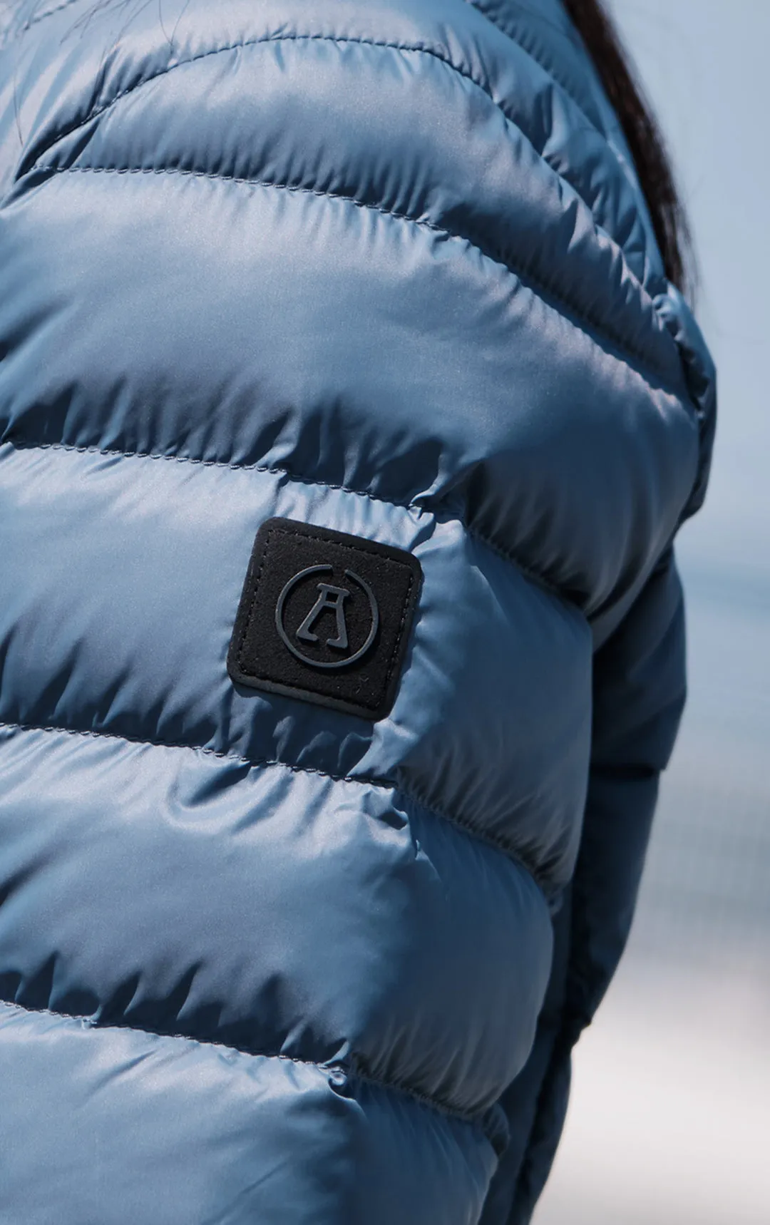 ESSENTIAL LIGHTWEIGHT DOWN JACKET