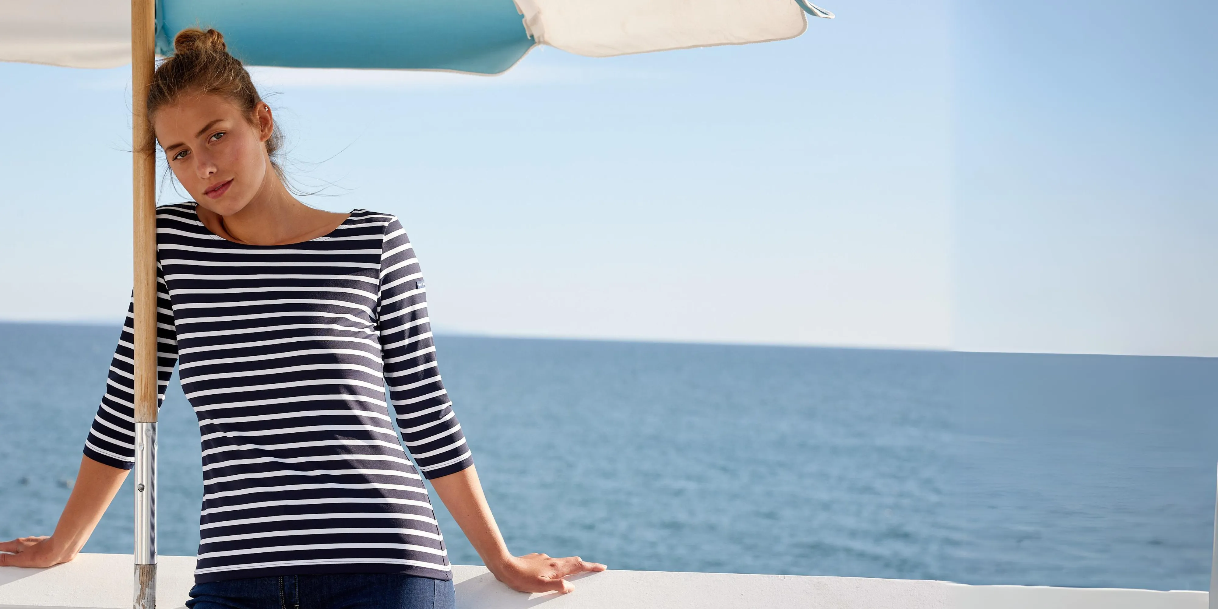 GARDE-COTE III - Nautical Striped Sport Top With UV Protection | Women Fit (NAVY / WHITE)