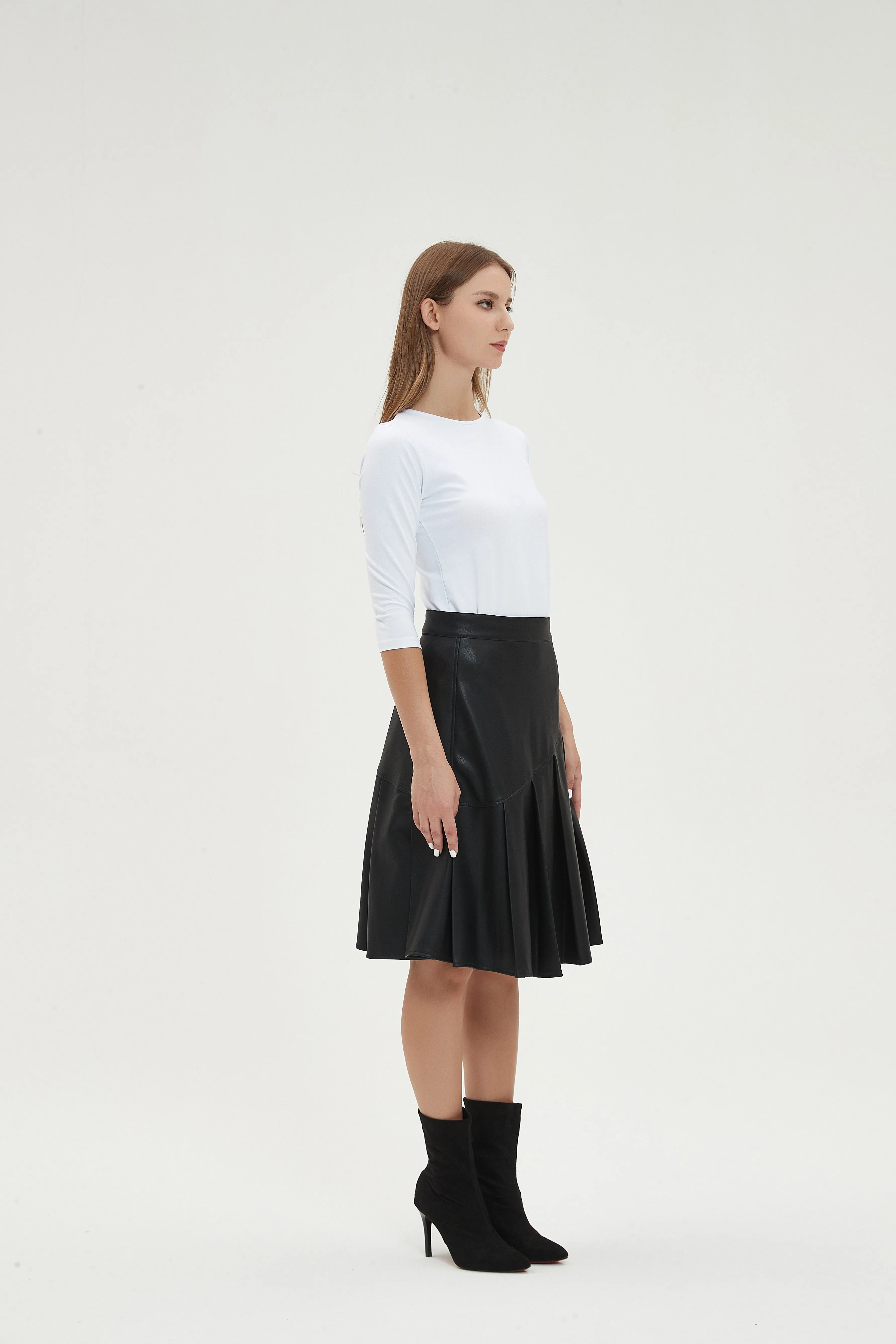 HALF PLEAT SKIRT byMM - BLACK LEATHER