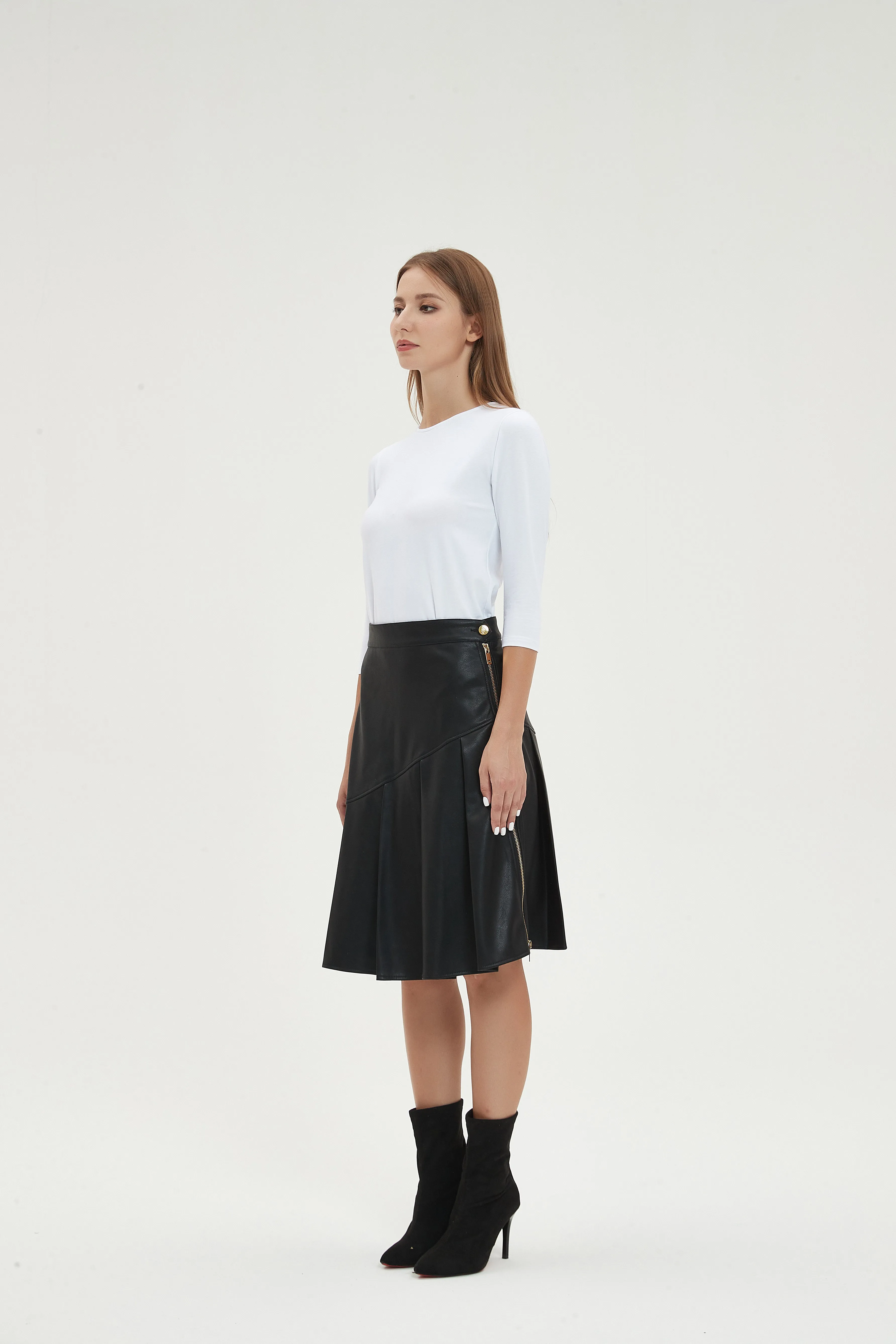 HALF PLEAT SKIRT byMM - BLACK LEATHER