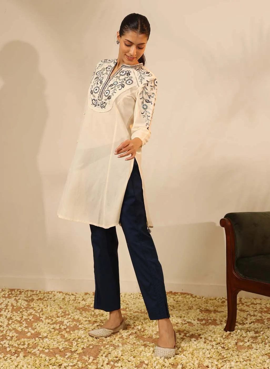 Ivory Knee-length Embroidered Kurta