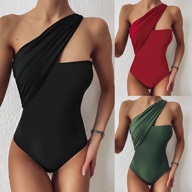 One-shoulder one-piece swimsuit