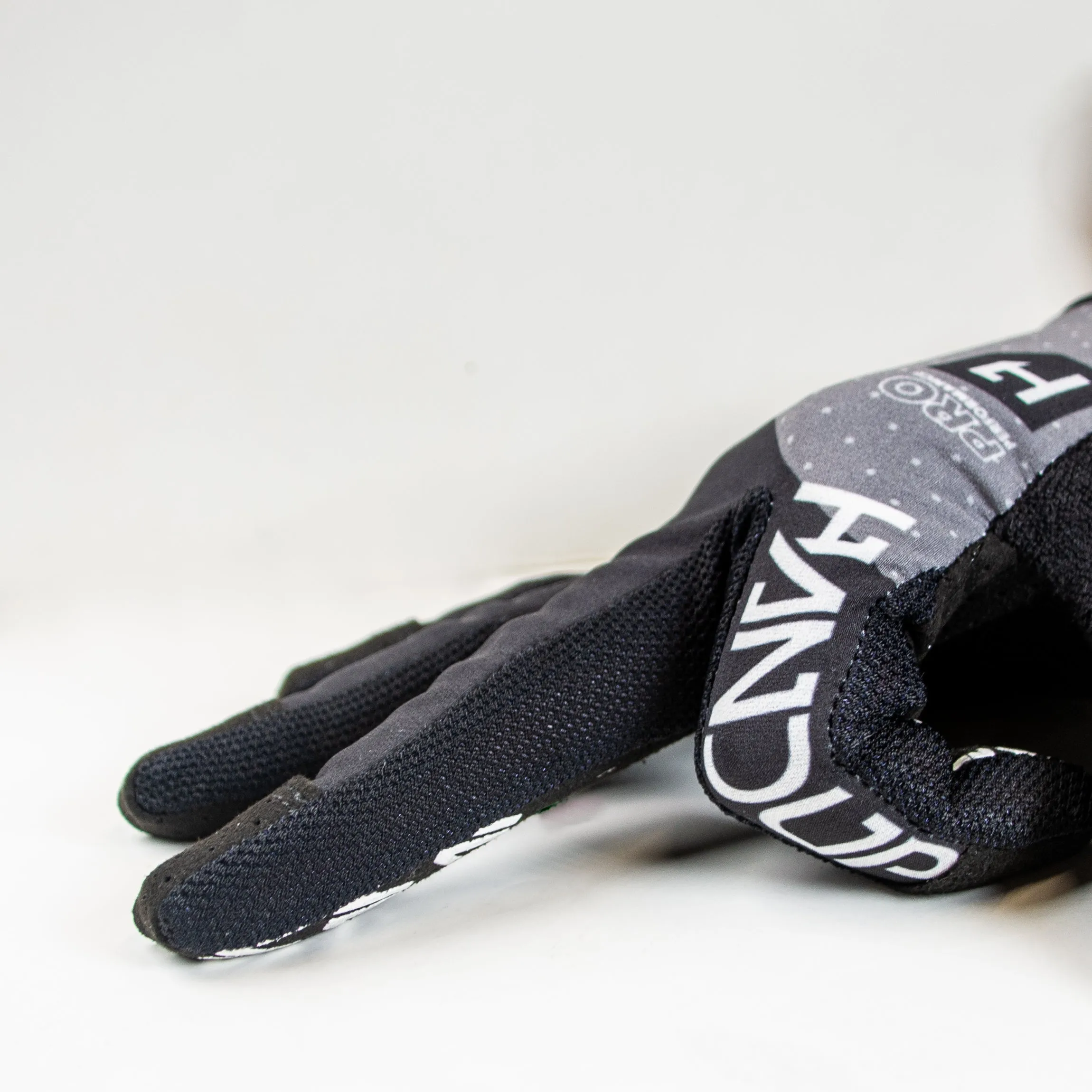 Pro Performance Glove - Black/Grey